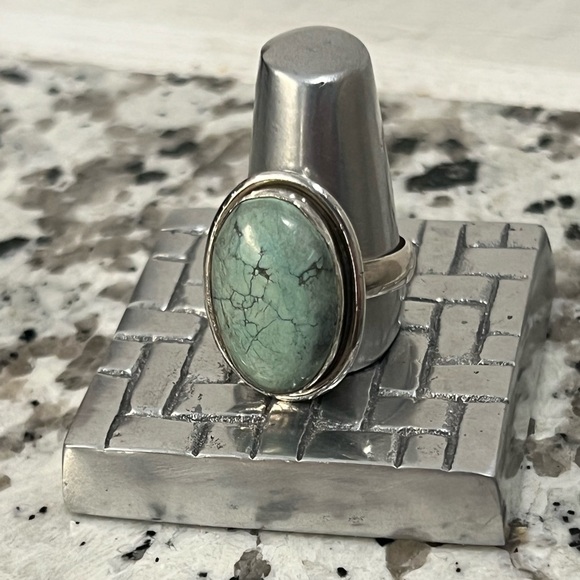 Turquoise Sterling Silver Oval Ring Size 8 - Picture 2 of 11
